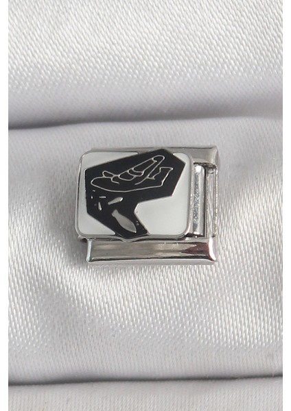 316L Çelik Gümüş Renk Beyaz Siyah Uçak Işlemeli Portre Model Nomination Charm TG27BC1395