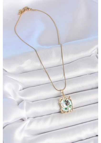 316L Çelik Gold Renk Zincir Mavi Mineli Çiçek Işlemeli Inci Detay Portre Model Kadın Kolye TG27BKO10186 fiyatları