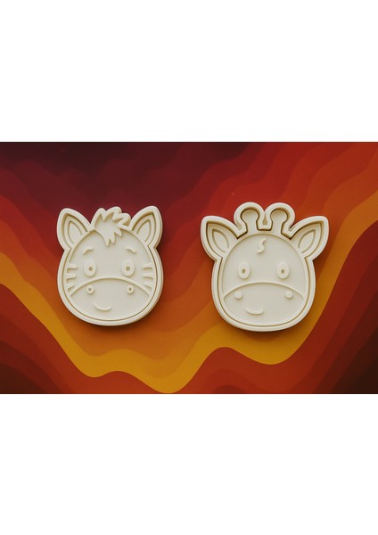 Zürafa ve Zebra Kurabiye Kalıbı Seti 2’li Beyaz – Hayvan Figürlü Hamur ve Şeker Kalıbı