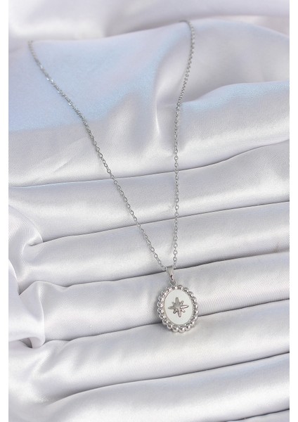 316L Çelik Gümüş Renk Zincir Beyaz Mineli Kutup Yıldız Işlemeli Madalyon Model Kadın Kolye TG27BKO10062 fiyatları
