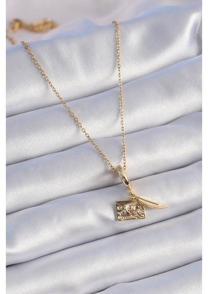 316L Çelik Gold Renk Kalp Detay Mektup Figür Charm Model Kadın Kolye TG27BKO9314 fiyatları