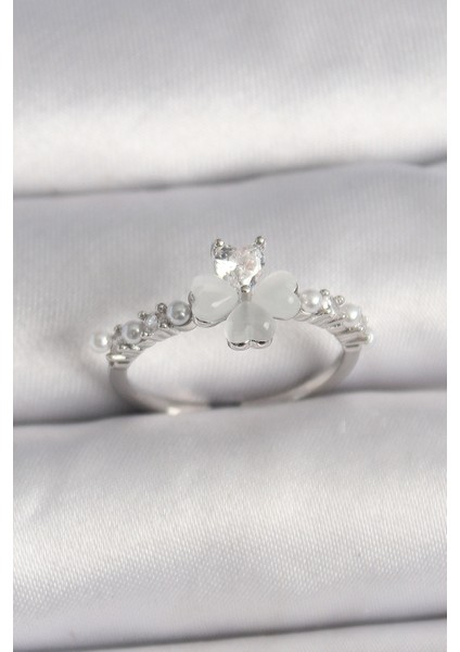 Pirinç Gümüş Renk Zirkon Taşlı Yonca Model Inci Detay Ayarlanabilir Yüzük TG27BYK3552