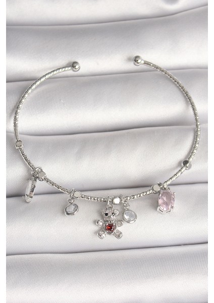 Pirinç Gümüş Renk Sallantı Zirkon Taşlı Ayıcık Figür Kırmızı Taş Detay Charm Kadın Bileklik TG27BB6912