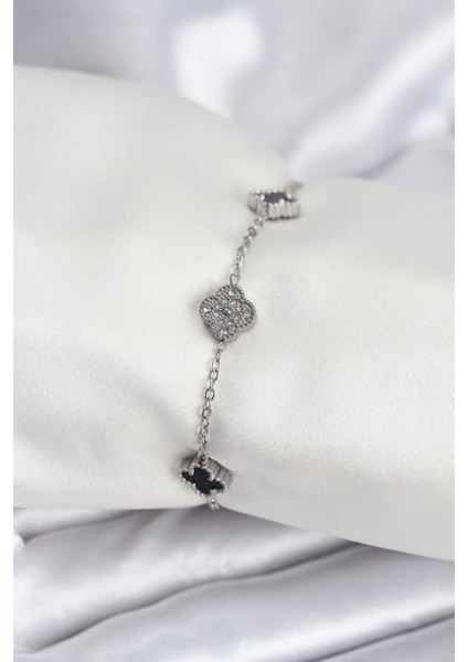316L Çelik Gümüş Renk Siyah ve Zirkon Taşlı Baby Boy Yonca Kadın Bileklik TG27BB7954