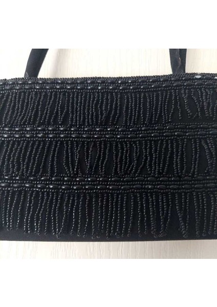 Şık Siyah Boncuk Işlemeli Gece Çantası – Zarif Tasarım, Küçük Boy, Özel Günler Için Ideal fırsatları