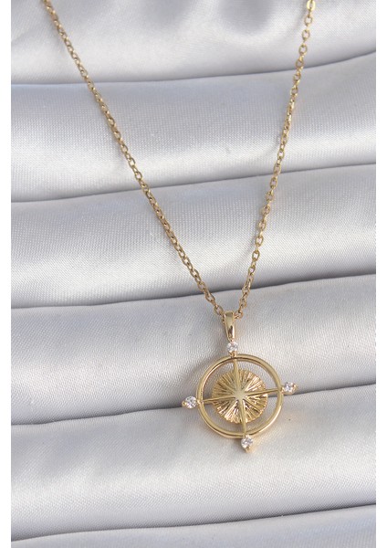 316L Çelik Gold Renk Zincir Zirkon Taşlı Pusula Model Kadın Kolye TG27BKO10039