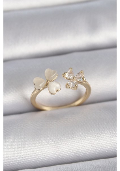 Pirinç Gold Renk Ayarlanabilir Zirkon Taşlı Kalp Beyaz Mineli Model Kadın Yüzük TG27BYK3388