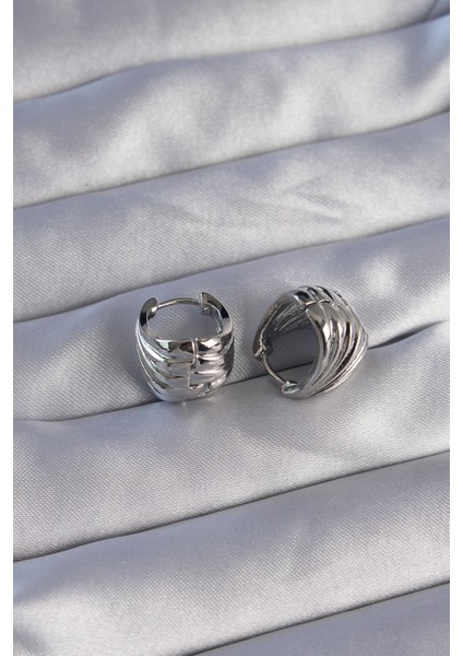 Pirinç Gümüş Renk Tırtıklı Minimal Bombeli Tasarım Küpe TG27BKP9081 fiyatları