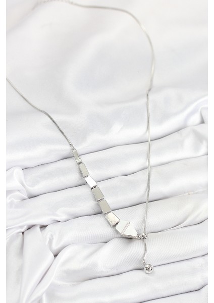 Pirinç Yılan Model Gümüş Renk Asansörlü Kadın Kolye TG27BKO10553 fiyatları