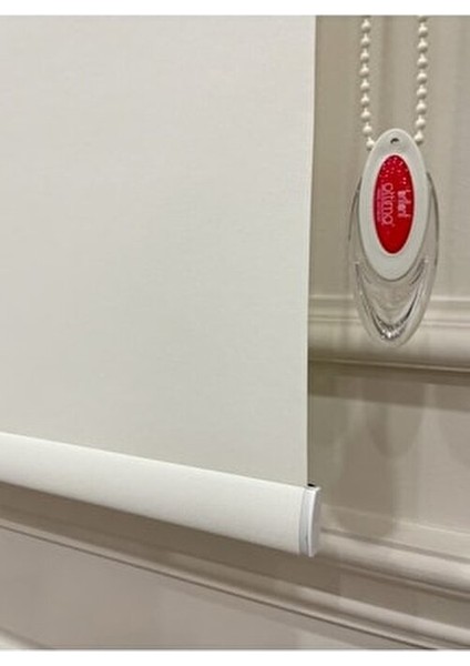 Stor Perde Alüminyum Kasa ile Kalın Polyester Kumaş Düz Desen Beyaz Renk indirimleri