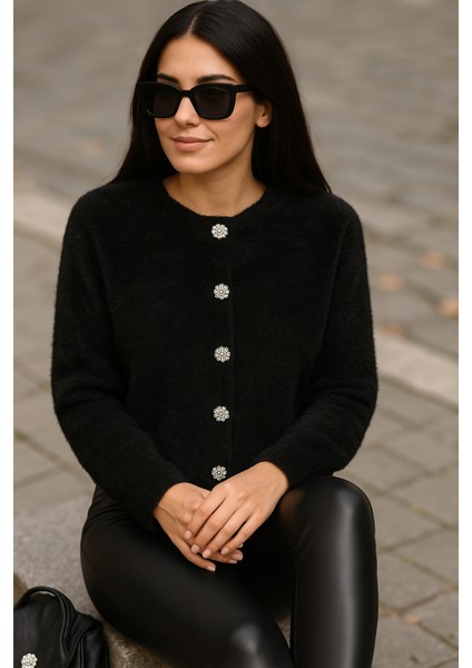 Kadın Siyah Yumuşak Dokulu Hırka Taşlı Düğme Detaylı 5559 modelleri