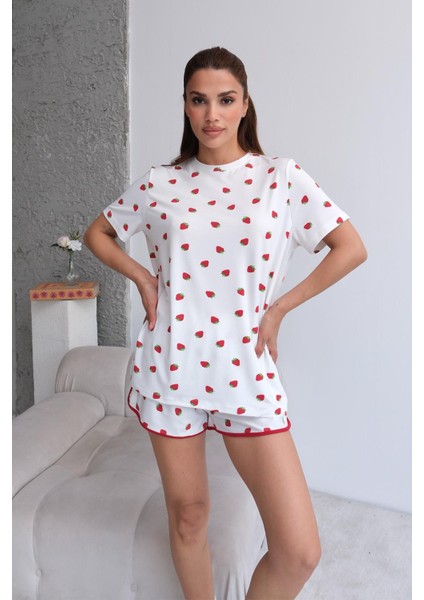 Kadın Çilek Desenli Yumuşak Dokulu T-Shirt Şortlu Pijama Takımı fırsatları