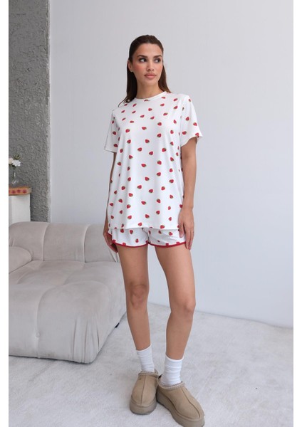 Kadın Çilek Desenli Yumuşak Dokulu T-Shirt Şortlu Pijama Takımı indirimleri