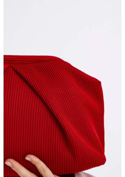 Kadın Kırmızı Piliseli Clutch El Çantası modelleri