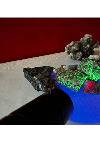 GP-281 Uv Işınlı 365NM 1300MW Hayvan Dışkı Bakteri Para Kontrol Ultraviyole Mor Işıklı Metal Ultraviyole Fener