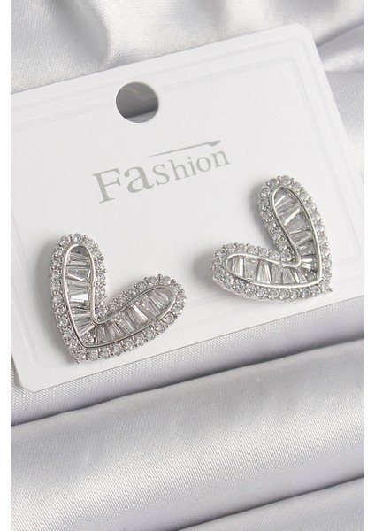 Pirinç Gümüş Renk Zirkon Taşlı Kalp Model Kadın Küpe