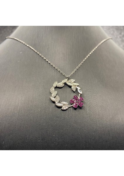 925 Ayar Gümüş Pembe Çiçek Zarafeti Kolye