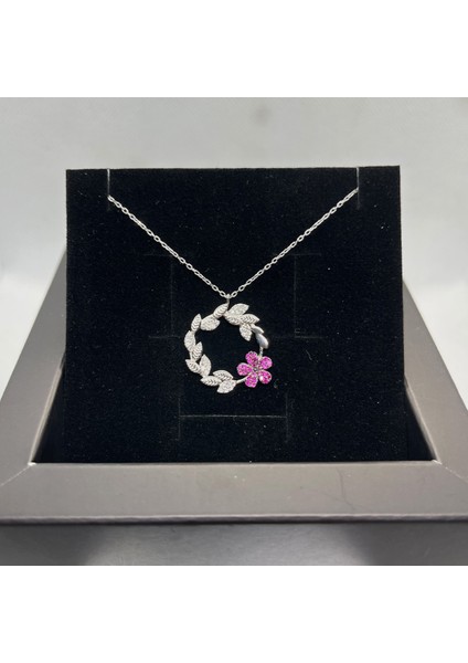 925 Ayar Gümüş Pembe Çiçek Zarafeti Kolye fiyatları