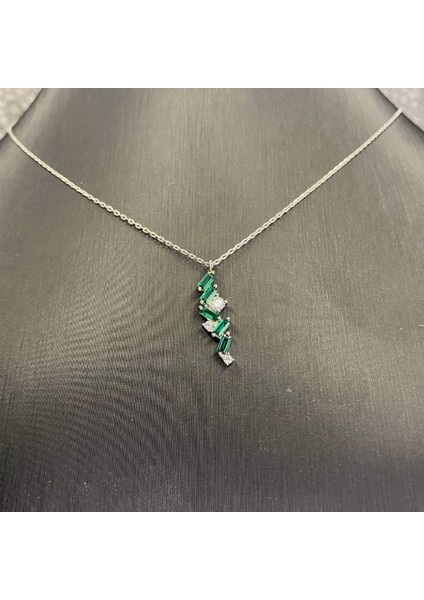 925 Ayar Gümüş Zümrüt Işık Yolu Kolye