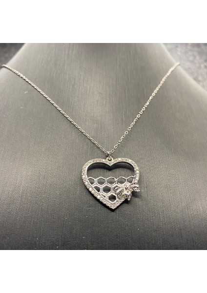925 Ayar Gümüş Zirkon Taşlı Kalp Içindeki Arı Kolye