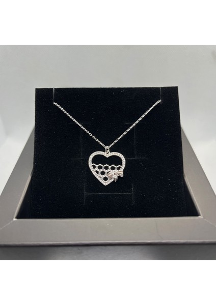 925 Ayar Gümüş Zirkon Taşlı Kalp Içindeki Arı Kolye fiyatları