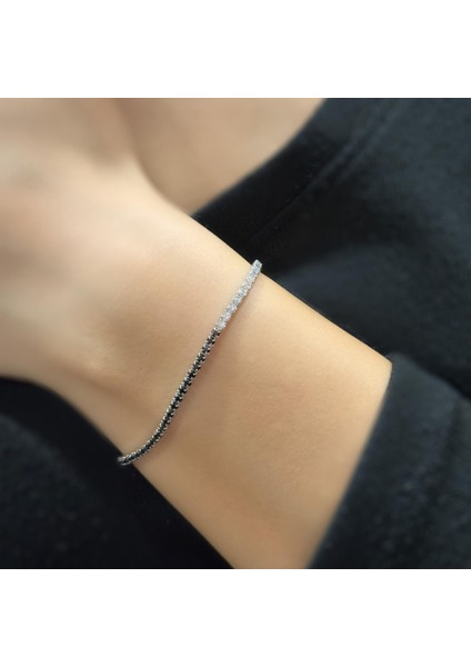 925 Ayar Gümüş Siyah ve Beyaz Taşlı Su Yolu Zarif Bileklik