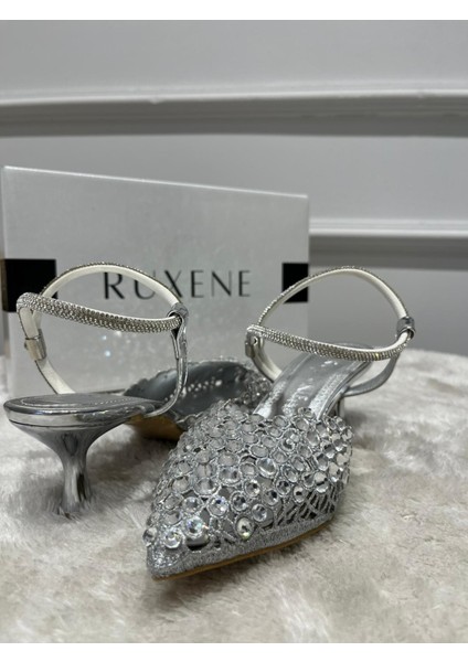 Parla Kristal Taşlı Gold Gümüş 4 cm Inve Topuklu Topuk Dekolteli Sivri Burun Abiye Ayakkabı modelleri