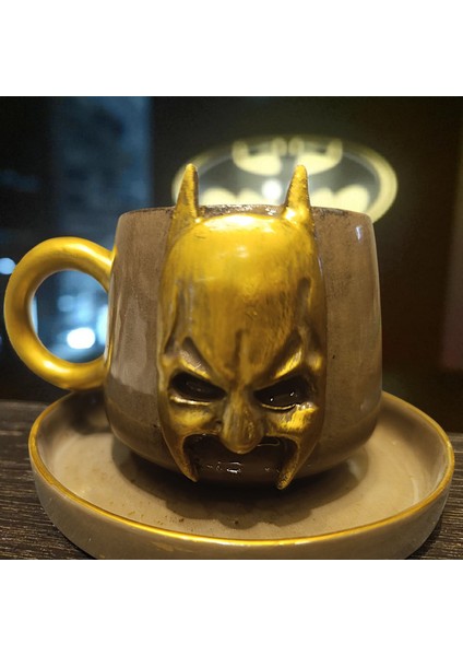 3D Kabartmalı 4 Parça El Yapımı Özel Tasarım Seramik Batman Kahve Fincanı Takımı