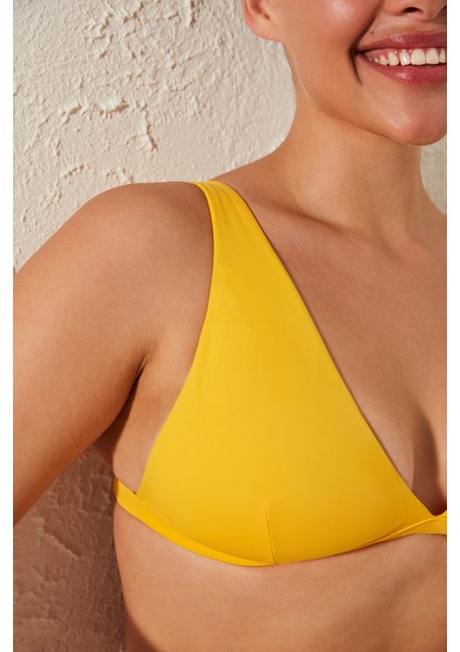 Basic Deep V Sarı Bikini Üstü