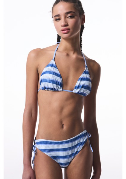 Amaya Çizgili Üçgen Bikini Üstü