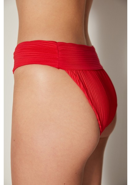 Kırmızı Amelia Bralet Bikini Takımı-Özgür Masur Koleksiyonu