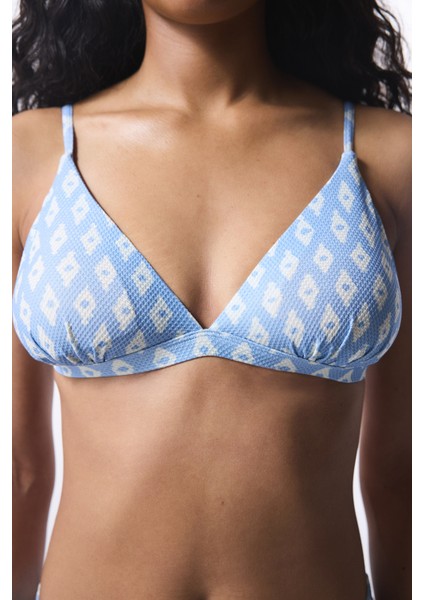 Geometrik Desenli Parlak Üçgen Bikini Üstü