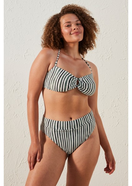 Mali Çizgi Desenli Straplez Bikini Üstü