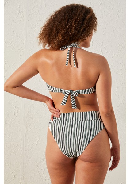 Mali Çizgi Desenli Straplez Bikini Üstü