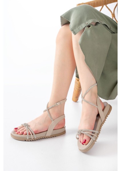 1001-1120 Bej Gümüş Taşlı Günlük Kadın Sandalet