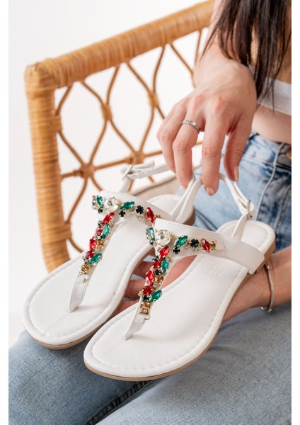 152-1110 Beyaz Multi Taşlı Parmak Arası Kadın Sandalet fiyatları