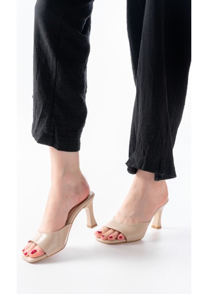 S-617 Bej Rugan Günlük Topuklu Kadın Terlik