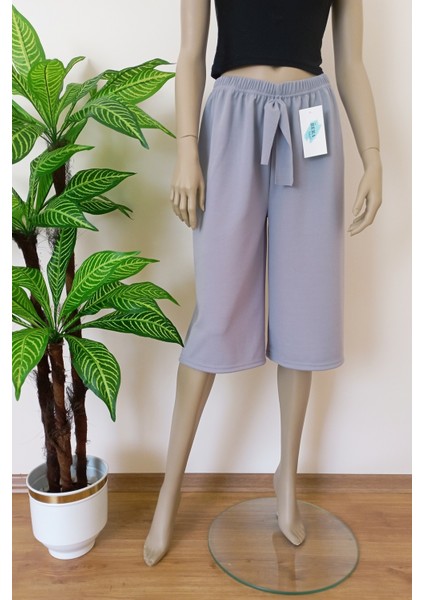 Kadın Gri Krep Kumaş Dökümlü Geniş Paça Likralı Bermuda Alt