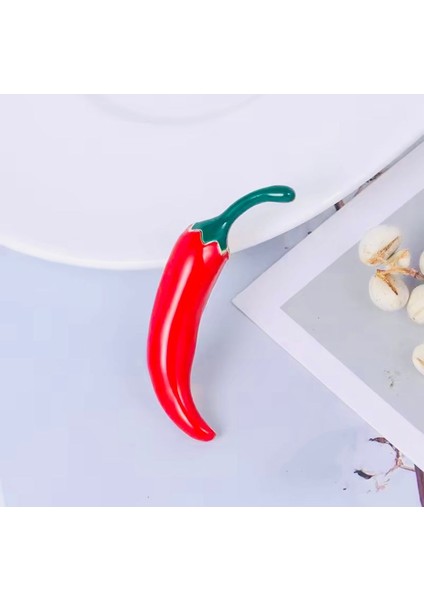 Altın Renk Soğuk Mineli Kırmızı Biber Figürlü Broş fırsatları