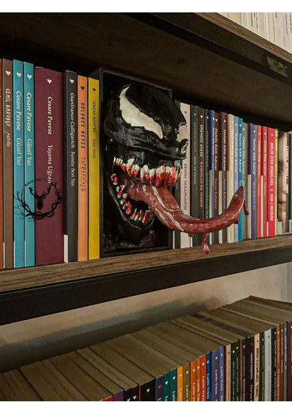 Hayatvesanat Venom / Kitaplık Figürü / Kitap Tutucu fiyatları
