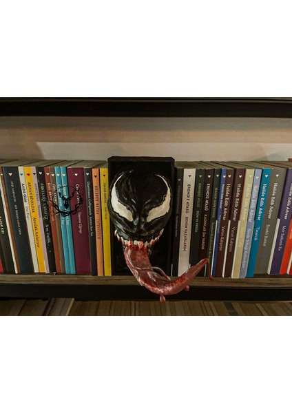 Hayatvesanat Venom / Kitaplık Figürü / Kitap Tutucu fırsatları