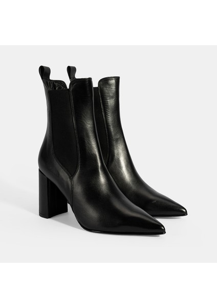 Kadın Siyah Lastikli Topuklu Deri Bot