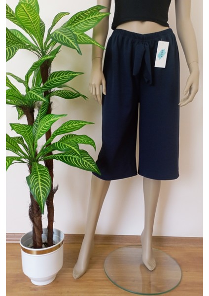 Kadın Lacivert Krep Kumaş Dökümlü Geniş Paça Likralı Bermuda Alt modelleri