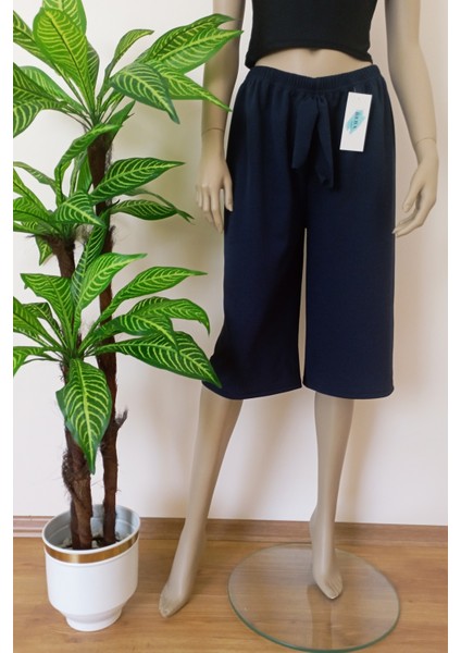 Kadın Lacivert Krep Kumaş Dökümlü Geniş Paça Likralı Bermuda Alt fırsatları
