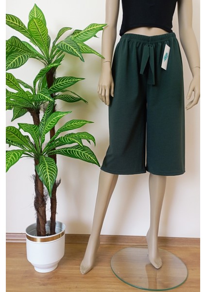 Kadın Yeşil Krep Kumaş Dökümlü Geniş Paça Likralı Bermuda Alt fırsatları