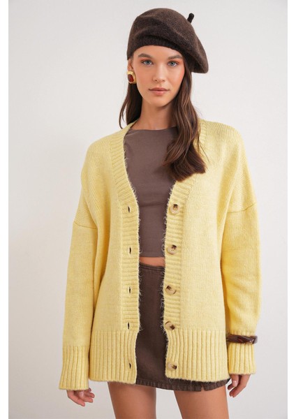 6927 Kadın Yumuşak Dokulu Salaş Basic Triko Hırka Sarı