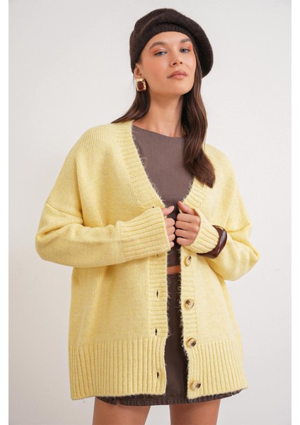 6927 Kadın Yumuşak Dokulu Salaş Basic Triko Hırka Sarı modelleri