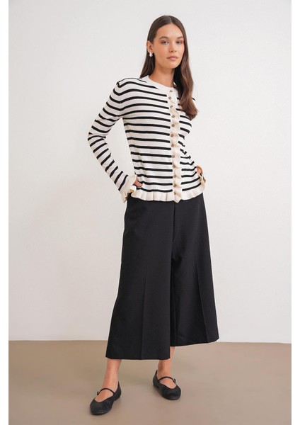 6965 Kadın Fırfır Detaylı Çizgili Triko Hırka Naturel fiyatları