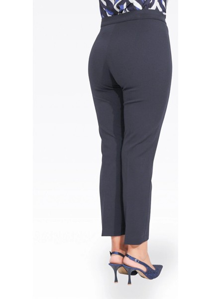 Tolga Saraçoğlu Kadın Dar Paça Bilek Boy Krep Dokulu Pantolon 0083 Lacivert fırsatları