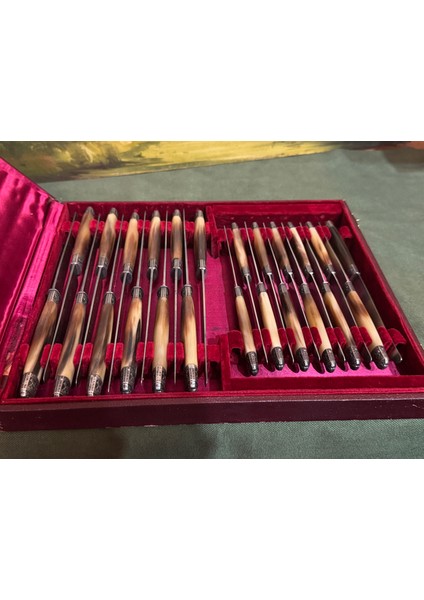 Boynuz Saplı 24 Parça Fransız Bıçak Takımı